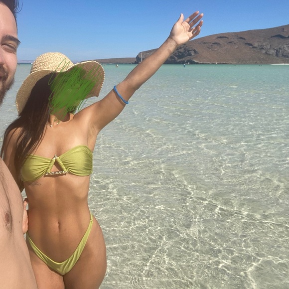 Gorgoeus Meshki Bikini Set - Medium - Picture 1 of 6